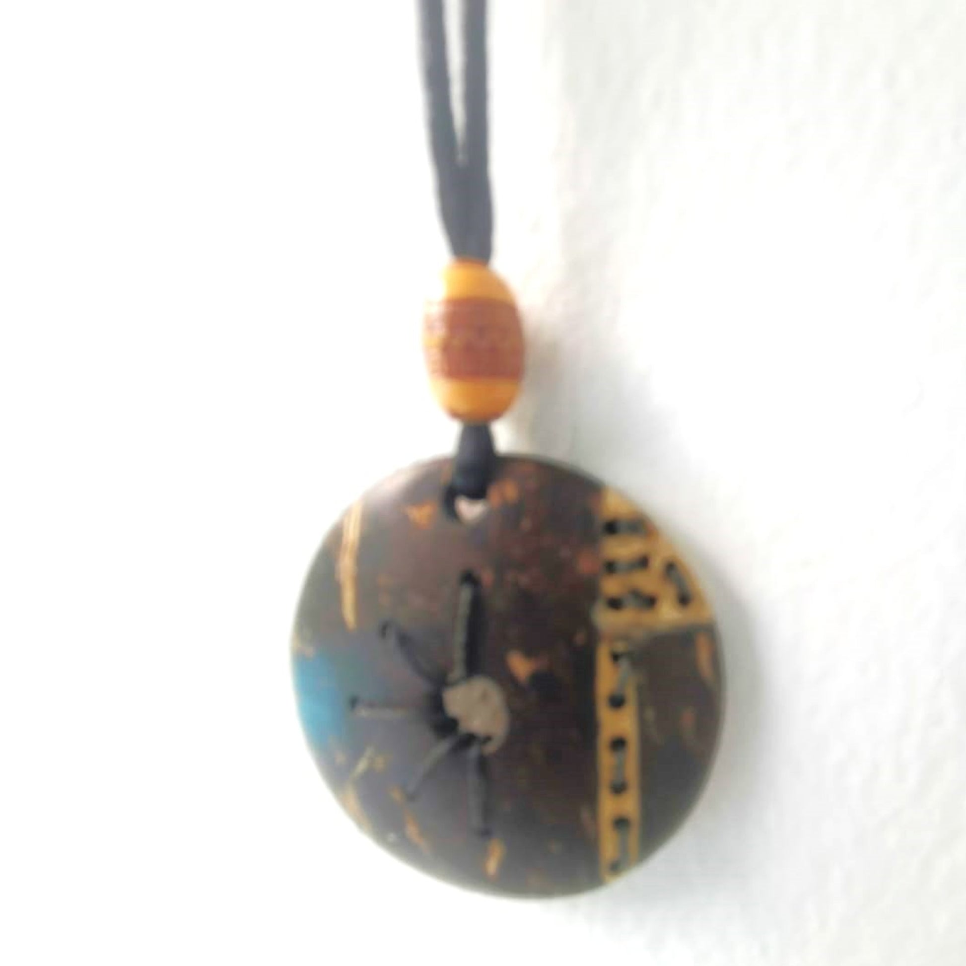 Handmade Coconut Shell Necklace – Eco-Friendly Unisex Jewelry from Sri Lanka